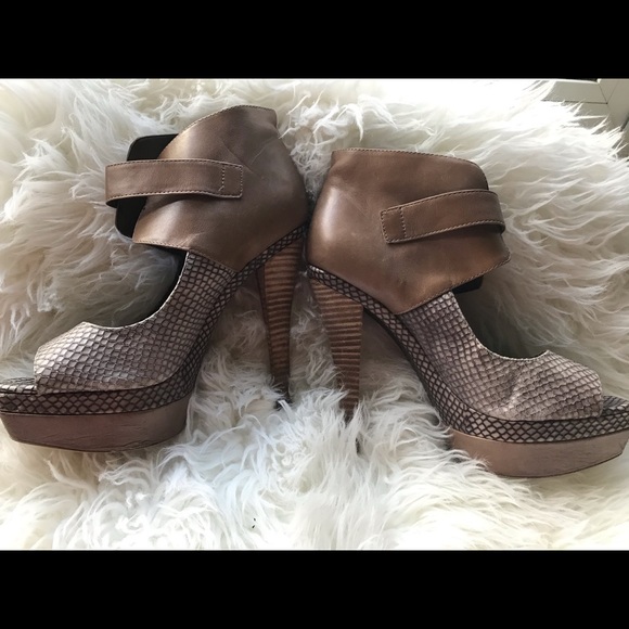 BCBGMAXARIA SHOE STILLETTO - Picture 3 of 13